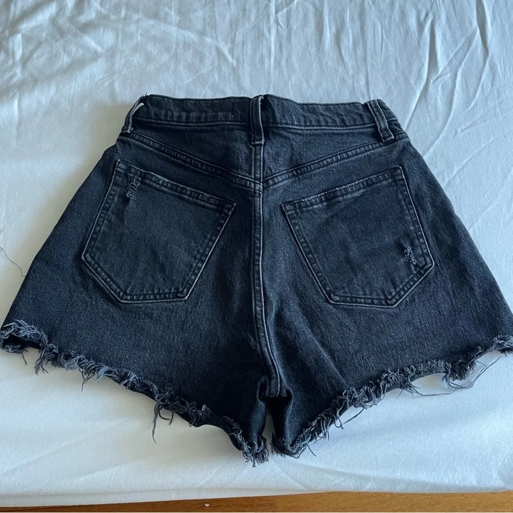Abercrombie & Fitch Black High Waist Women Shorts - Picture 2 of 3